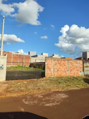 Vendo terreno murado de 200m² no Cidade Jardim 1