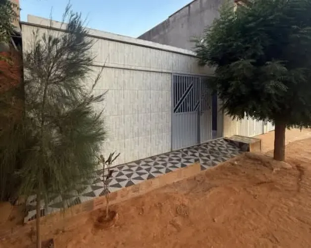 CASA A VENDA NO BAIRRO MANOEL VIEIRA PRÓXIMO AO POSTO DE SAÚDE