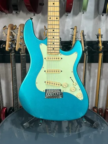 Guitarra Strinberg STS-100
