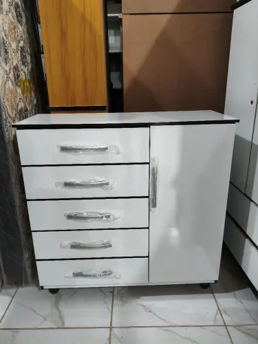 Cômoda 5 gavetas 1 portas novas com frete grátis só aqui ?