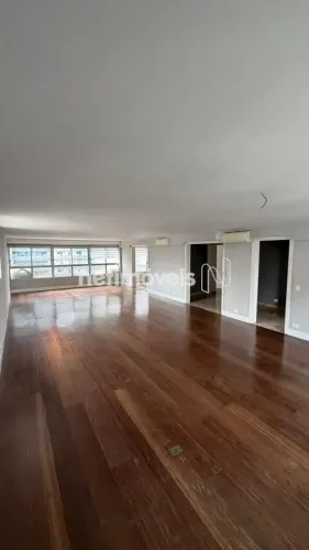 Apartamento 268 m²; Itaim Bibi | 4 dormitórios | 3 suítes | 3 vagas | Piscina | Quadra Tê