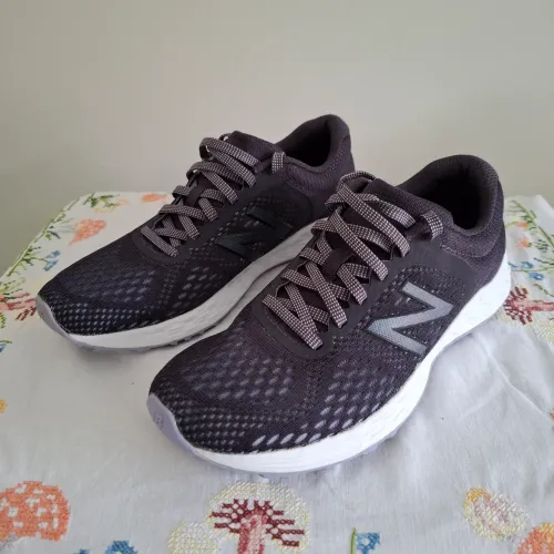 Tênis New Balance Arishi V2 n° 35 (forma pequena)