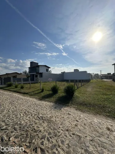 Terreno de Esquina Amplo em Passo de Torres Bairro Bella Torres