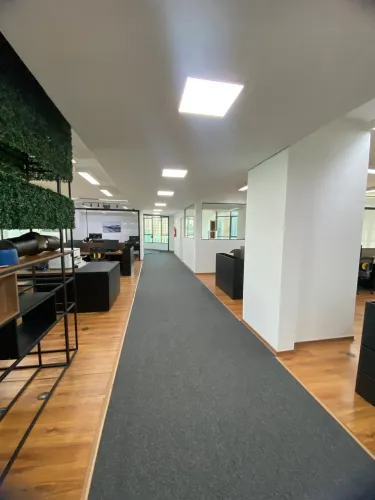 Reforma Comercial, Piso Vinílico, Elétrica, Pintura Geral, Móveis Planejamento 