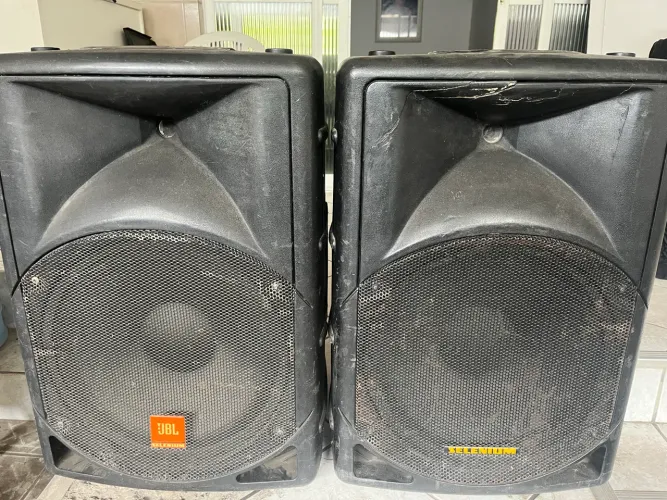Caixa ativa e Passiva JBL Selenium 15? 