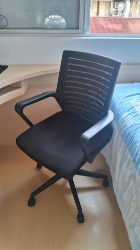 Cadeira escritório comprada escritorlandia na pamdemia