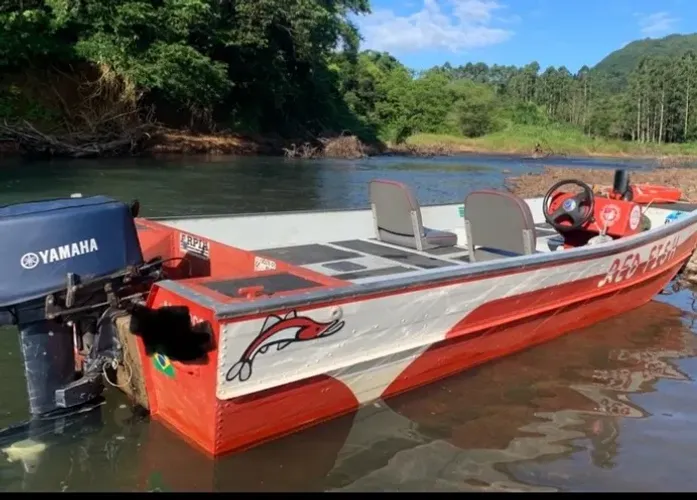 Barco Alumínio pesca esportiva - Plataformado