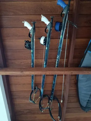 Equipamento Caça Sub estado de novo - roupa e relogio Cresse, abaletes, nadadeira carbono.