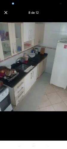 Quarto não mobiliado no Centrinho de Coqueiros ao lado de tudo.