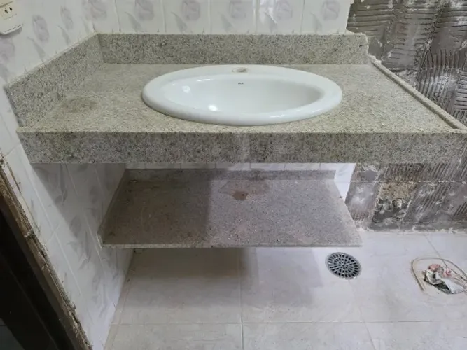 Bancada para Banheiro em Granito com Cuba