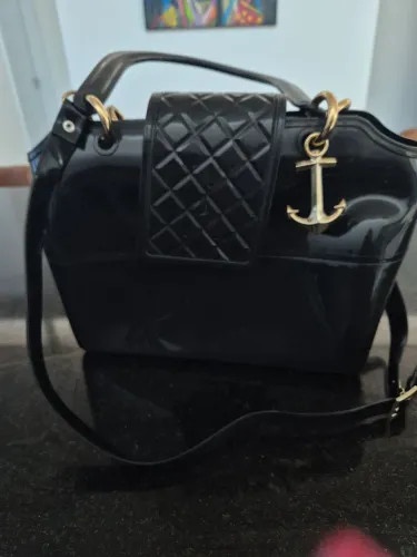 Bolsa preta verniz Petite Joulie
