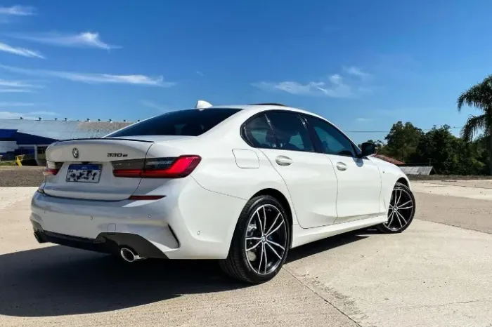 BMW 330E M Sport 2.0 Turbo Híbrido AU 2022