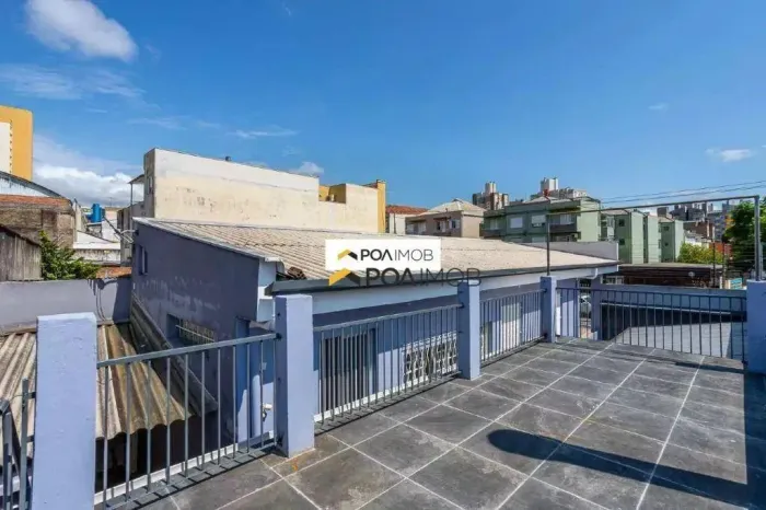 Sobrado com 3 dormitórios para alugar, 105 m² por R$ 3.699,00/mês - Partenon - Porto Alegr