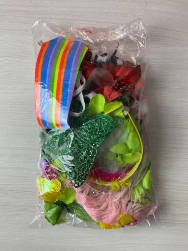 Lote com diversos acessórios de fantasia pra carnaval