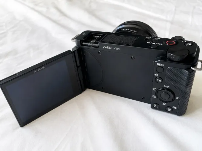 SONY ZV-E10 4K + LENTE 16-50MM