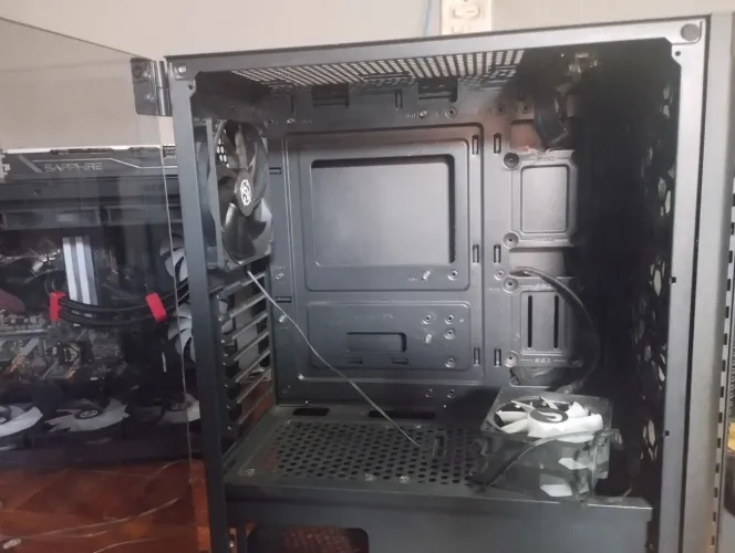 Vendo gabinete e mais 11 fan