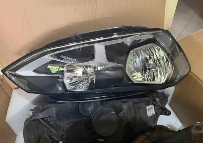 Vendo Par de Farol Golf Tsi original