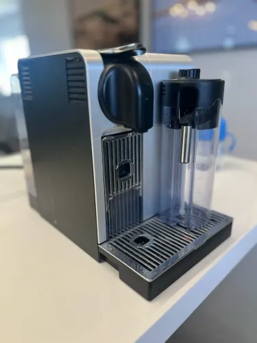 Cafeteira Nespresso Lattissima Pro DeLonghi - Touch - Cappuccino