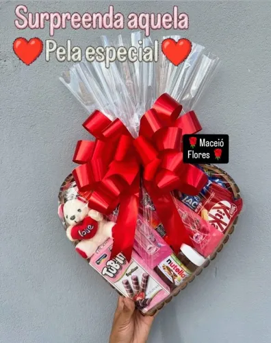 CESTAS E FLORES 