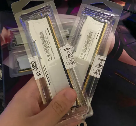 Memoria ram DDR4 1x16 3200mhz Cl18 Nova!!