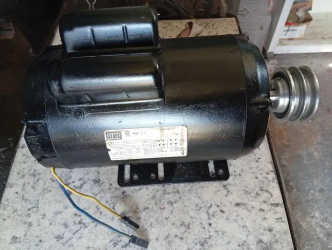 Motor elétrico Weg 2cv
