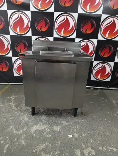 Balcão seco 1 porta 1 cuba central marca MACOM todo no aço inox 304
