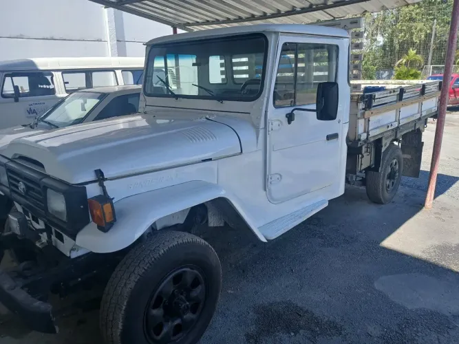 Toyota Band.Jipe Cap.de Aço Chas. Curto Diesel 1999