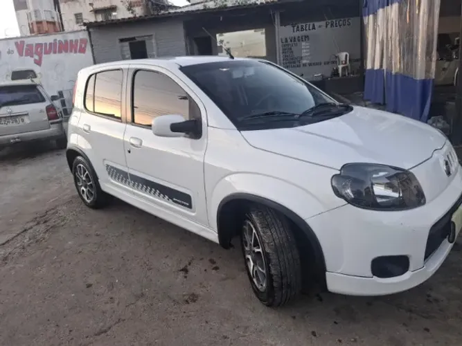 Fiat Uno Sporting 1.4 EVO Fire Flex 8V 4P 2014