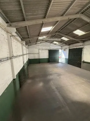 Galpão Comercial para Locação no Éden com 300m², em Sorocaba/SP