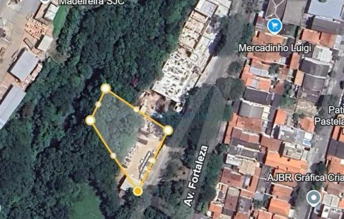 Excelente terreno à venda no Parque Industrial, com 1.906 m² de área total e documentação