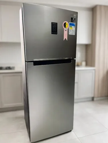 Geladeira Sansung INOX Digital Inverter 384L (com defeito: gelando pouco no refrigerador).