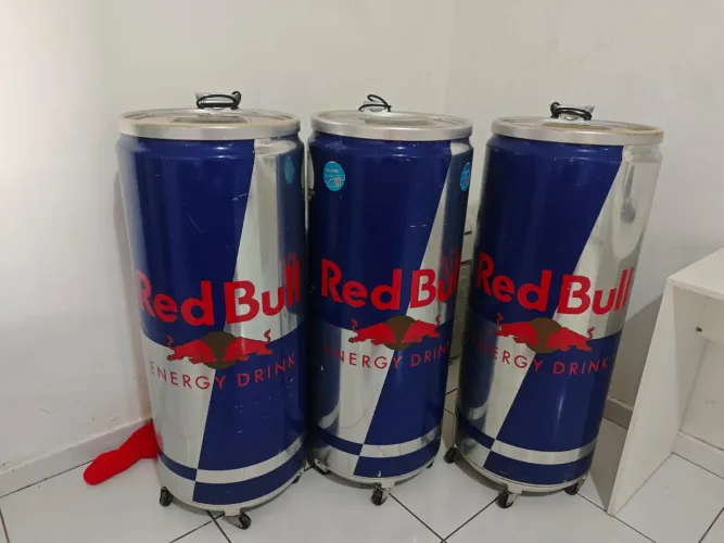 Vendo Freezer / Cooler Térmico Red Bull (Modelo Lata Gigante)