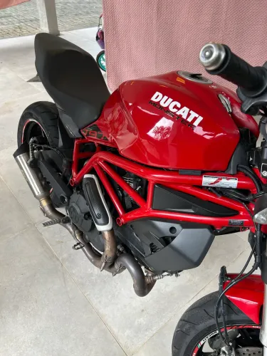 Ducati Monster 797 2019 - 24 mil KM - Impecável