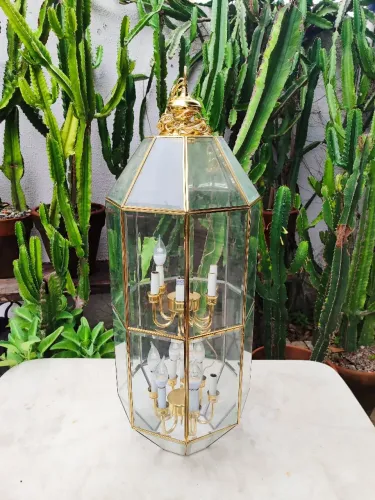 Lustre lanterna clássico em latão e vidro