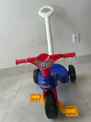 Triciclo infantil