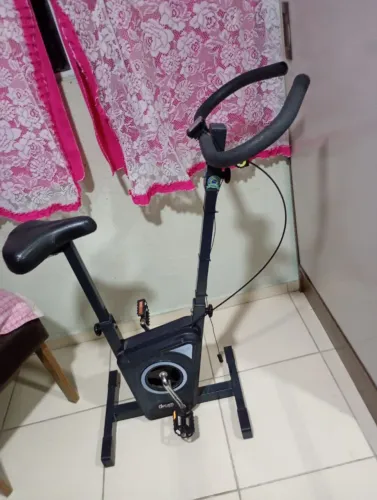 Bicicleta de fazer exercícios 
