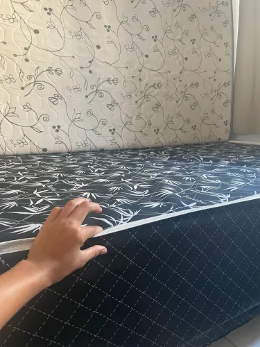 Vendo Cama e Colchão 