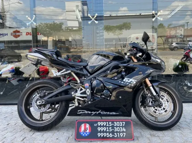 TRIUMPH DAYTONA 675i 2010