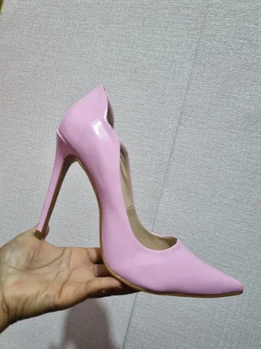 SCARPIN EM VERNIZ SALTO ROSA ONDULADO