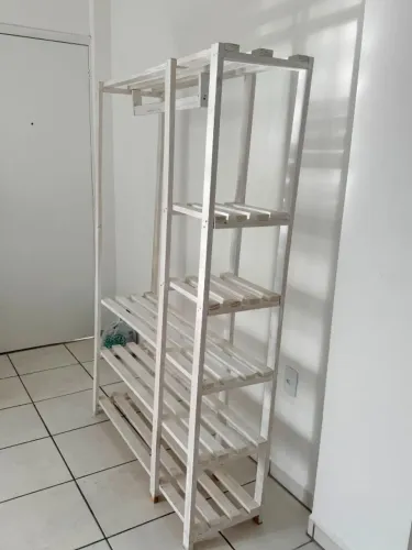 ARARA/GUARDA ROUPA DE MADEIRA