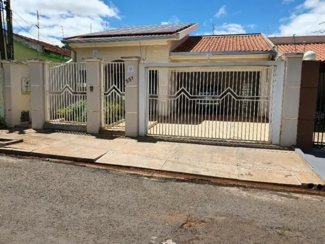 CASA RESIDENCIAL em OURINHOS - SP, VILA SOARES