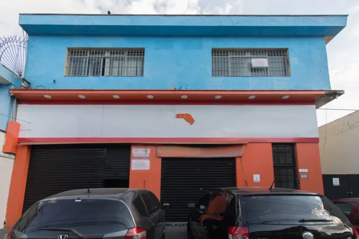 Loja na Avenida Vila Ema, 5098 350 m²