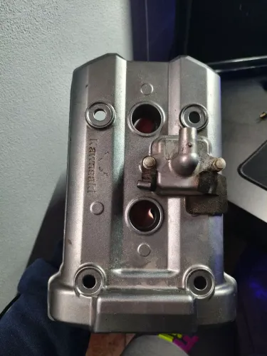 Tampa de cabeçote z650 (trincada)
