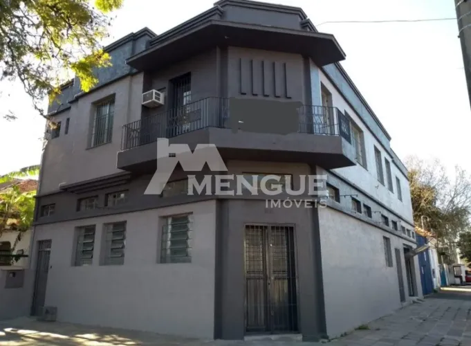 Aluga-se Loja com 160m² na Avenida Brasil por R$ 3.550,00.