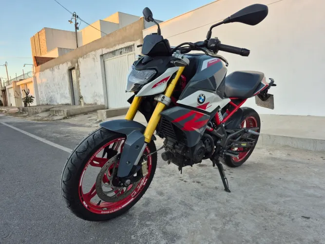 BMW G 310 R 2023 - 14.000 km - Impecável - R$ 29.000,00