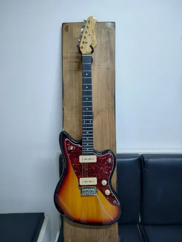 Guitarra Tagima TW61 Jazzmaster Sunburst 