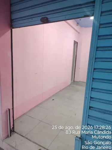 Loja com divisórias, próximo Alcântara, são Gonçalo, 1100$