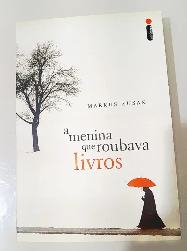 Livro A Menina que Roubava Livros - Belissímo Estado Editora IntrÍnseca