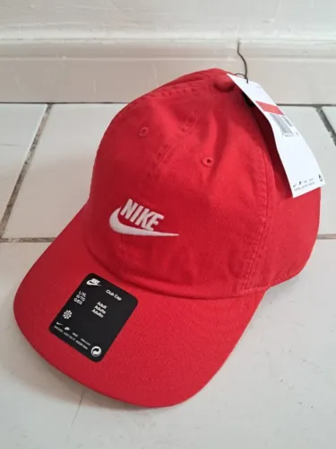 Boné Nike Club Cap Vermelho ajustável