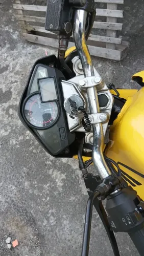 300 amarela 